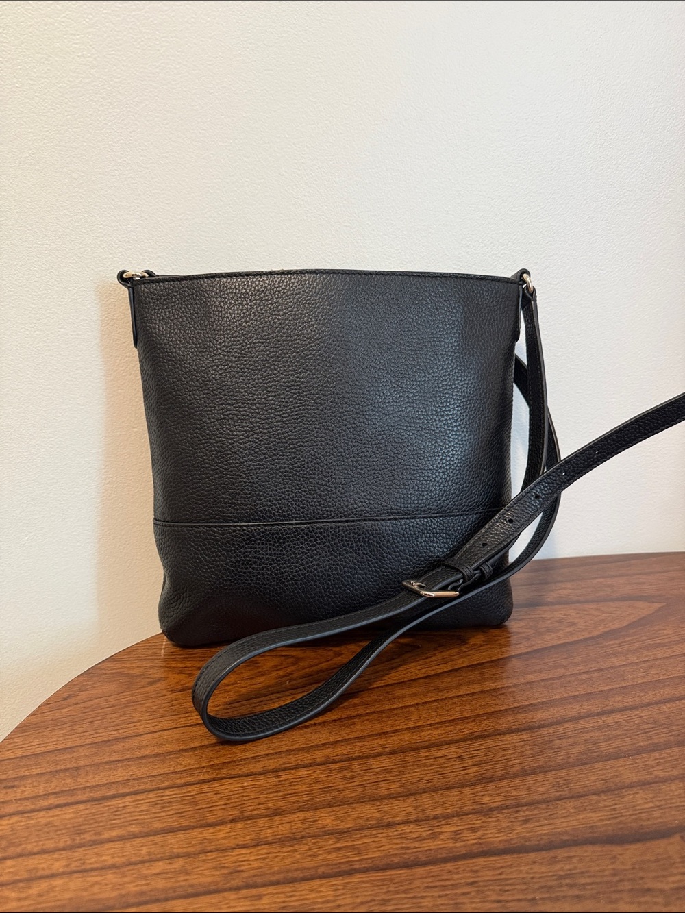 kate spade Black Pebbled Leather Messenger Crossbody - Picture 2 of 4